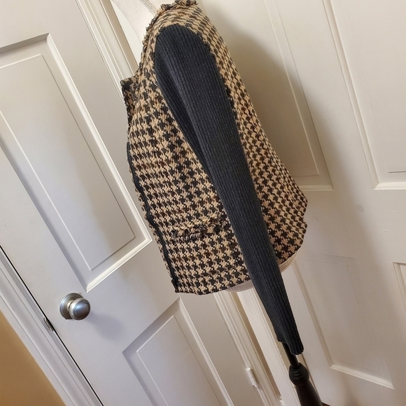 CAbi Houndstooth Mixer Jacket #978, Gray/Beige Size 8 Classic - Picture 10 of 16